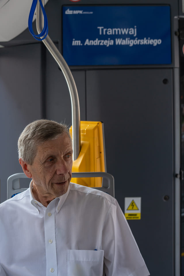 Wrocław pamięta o Andrzeju Waligórskim: tramwaj jego imienia i  wrocławski krasnal, 26.06.2022 r.
