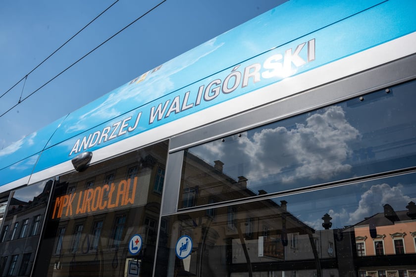 Wrocław pamięta o Andrzeju Waligórskim: tramwaj jego imienia i  wrocławski krasnal, 26.06.2022 r.