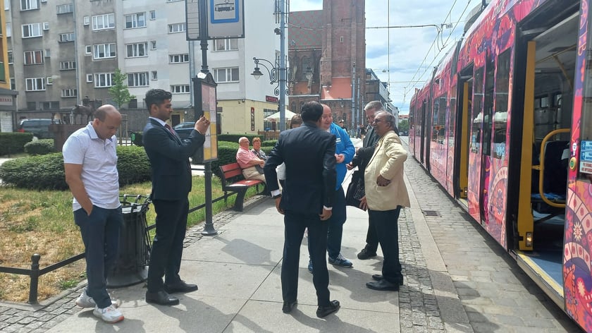Hindusi dziękują za wrocławski tramwaj Dobrego Maharadży, 7.07.2022 r.