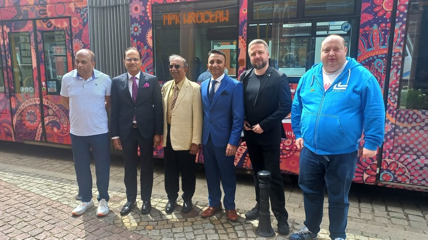 Hindusi dziękują za wrocławski tramwaj Dobrego Maharadży, 7.07.2022 r.