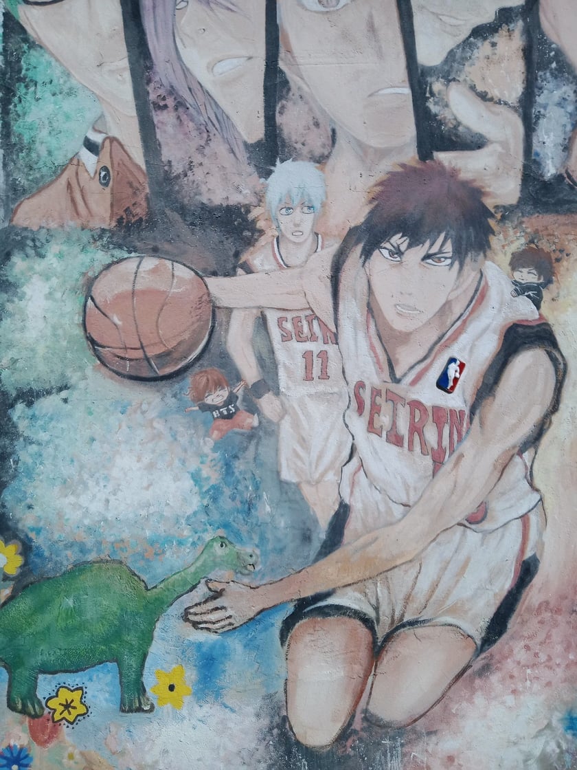 Kolorowe podwórka przy ul. Roosevelta we Wrocławiu przyciągają i turystów, i wrocławian. Murale na Nadodrzu zachwycają!