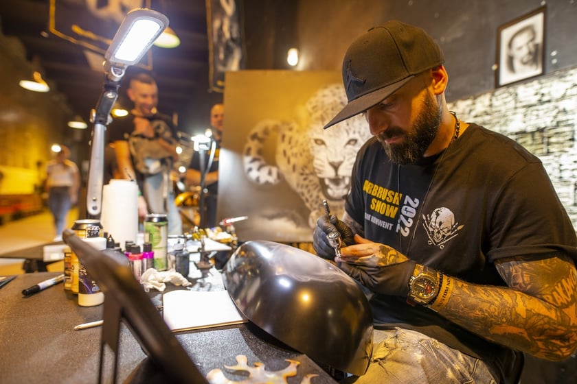 W Browarze Mieszczańskim na zwiedzających czeka kilkadziesiąt pojazdów (samochodów i bike?ów), blisko 50 wystawców z różnych branż, koncerty na żywo, plebiscyty ?best bike? i ?best car?, oraz wiele innych atrakcji