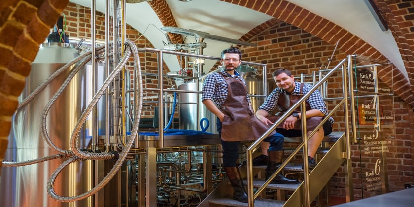 Piotr Gabrych  i Gniewko Drewnicki, piwowarzy z Piwnicy Świdnickiej