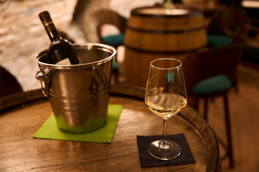 Wnętrze wrocławskiej winiarni Herbal.