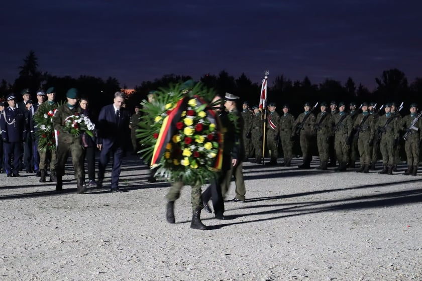 Uroczyste obchody 83. rocznicy wybuchu II wojny światowej na Cmentarzu Żołnierzy Polskich we Wrocławiu