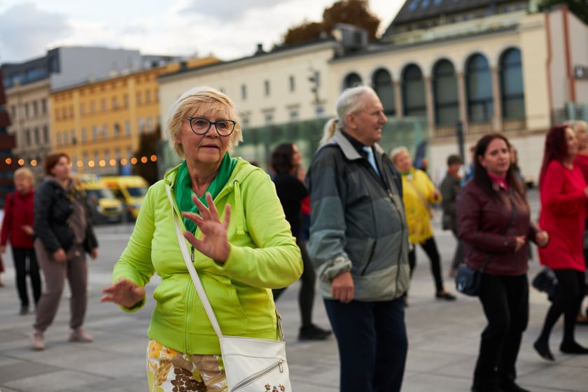 Wrocławska Potańcówka na pl. Wolności 17 września 2022 r. - na zdjęciach uczestnicy