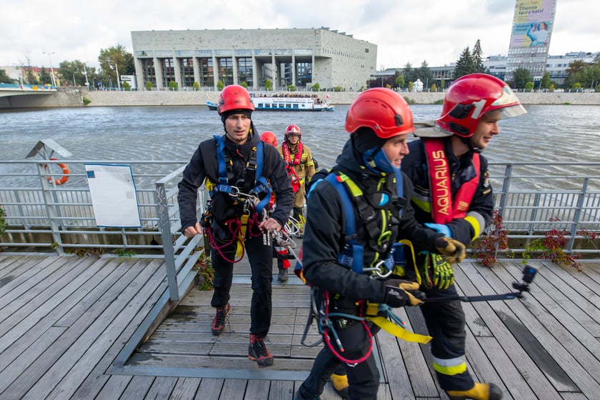 Ćwiczenia straży pożarnej we Wrocławiu ODRA 2022