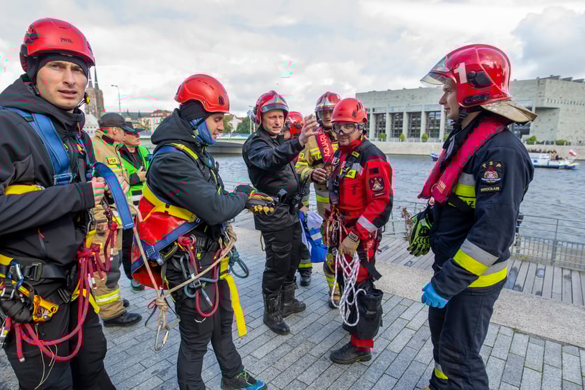 Ćwiczenia straży pożarnej we Wrocławiu ODRA 2022
