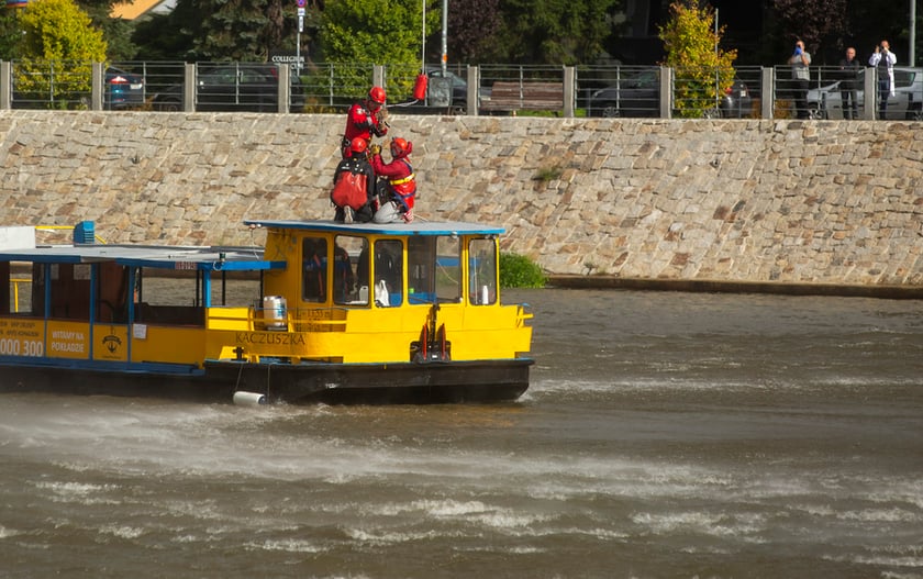 Ćwiczenia straży pożarnej we Wrocławiu ODRA 2022