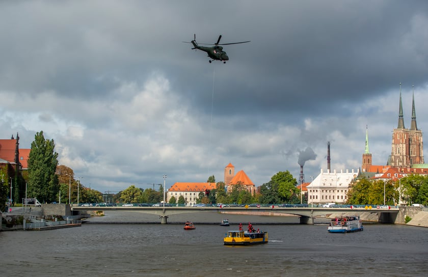 Ćwiczenia straży pożarnej we Wrocławiu ODRA 2022