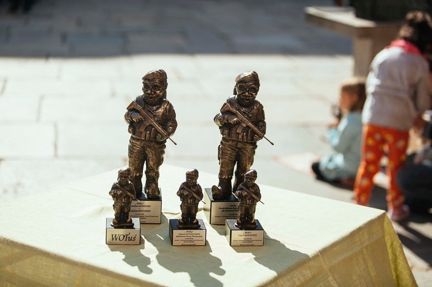 Na zdjęciu żołnierki i żołnierze Wojsk Obrony Terytorialnej we Wrocławiu