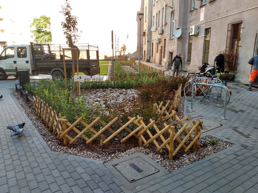 Podwórko w kwartale ulic - Cybulskiego, Pomorska, Drobnera, Dubois świetnie wygląda po remoncie