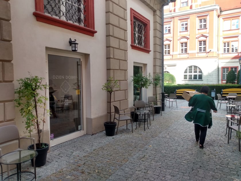 W Cherubinowym Wędrowcu kupimy kawy białe, czarne i smaczne ciasta