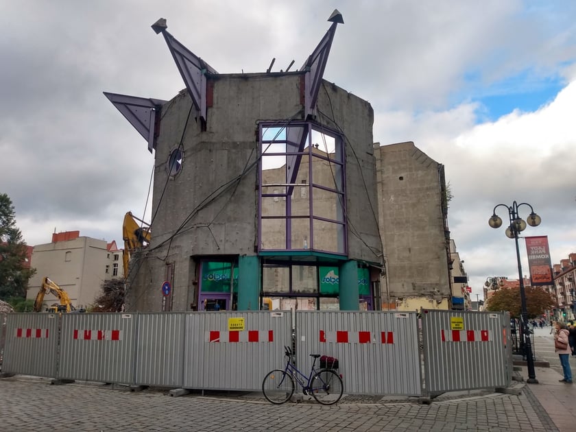 Ostatni pozostały fragment Solpolu, na dzień przed wyburzeniem - 28 października 2022 roku