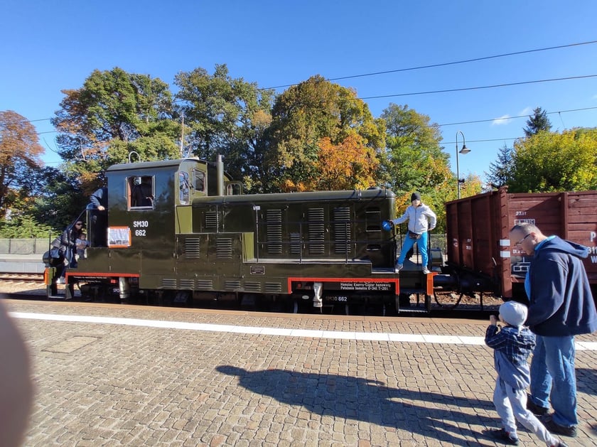 wystawa taboru kolejowego na dworcu Wrocław-Leśnica