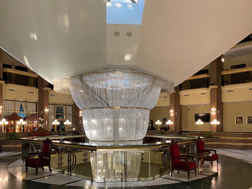 Hotel Jana Pawła II na Ostrowie Tumskim - wnętrza postmodernistyczne