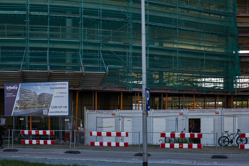 Budowa biurowca Infinity, październik 2022