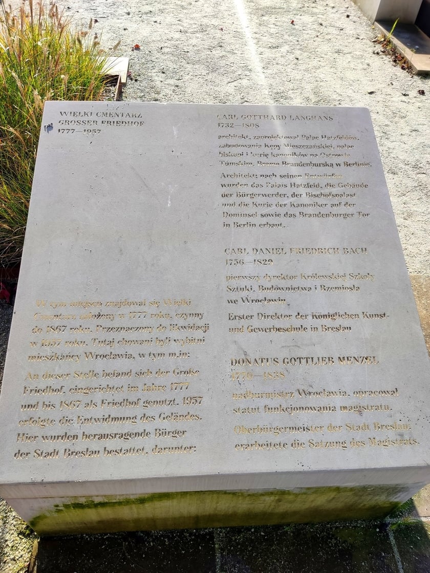 Obelisk w miejscu dawnego Wielkiego Cmentarza w obrębie ulic Legnickiej, Braniborskiej, Trzemeskiej i Dobrej we Wrocławiu