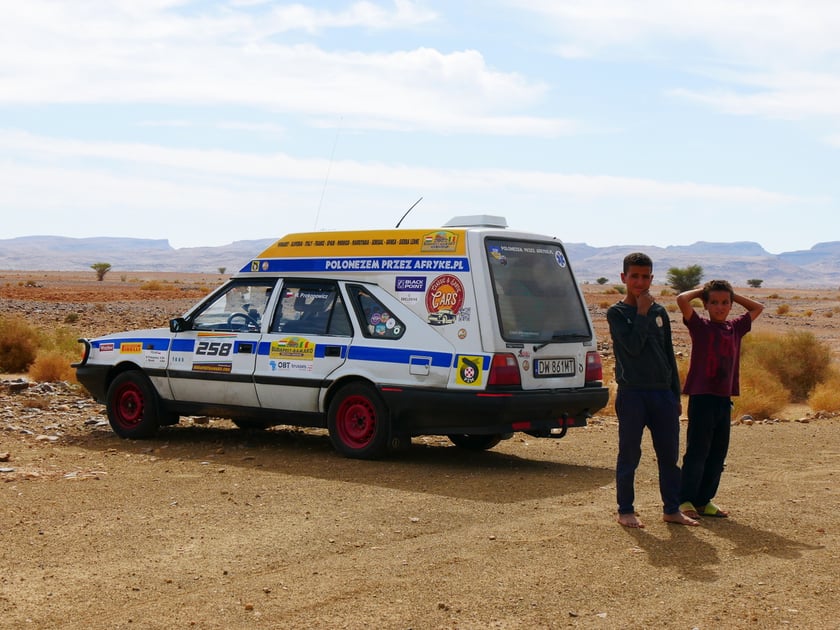Na zdjęciu kolejny etap rajdu Budapeszt - Bamako 2022