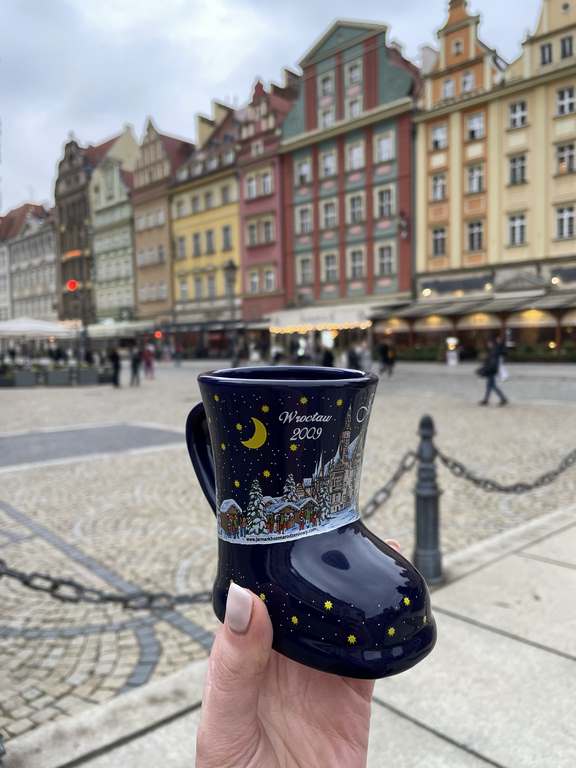 Granatowe buciki były prezentowane w 2009 roku.