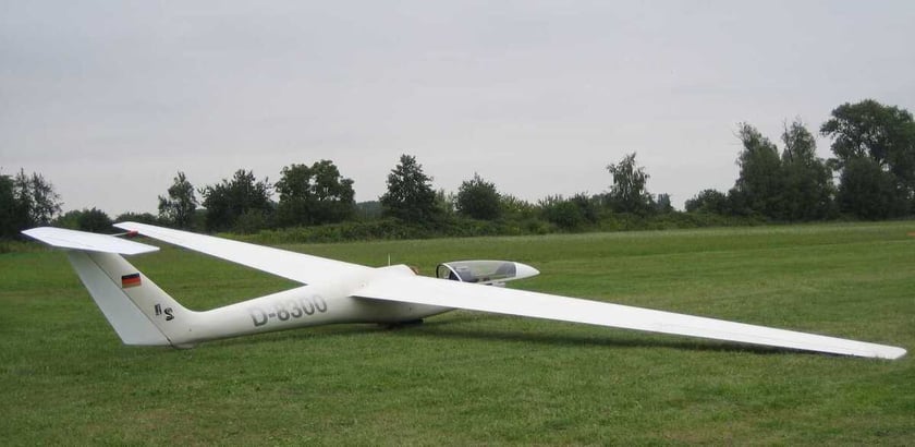 SZD-36 Cobra 15 była ostatnim wyczynowym polskim szybowcem o konstrukcji drewnianej. Opracowana została w 1969 roku. Zawodnicy z zachodniej Europy latali już wówczas nowocześniejszymi szybowcami kompozytowymi. Udana konstrukcja pozwoliła jednak polskim szybownikom nawiązać wyrównaną rywalizację. W 1970 roku na mistrzostwach w Marfie w USA, Polacy pilotujący Cobry zdobyli dwa drugie miejsca.