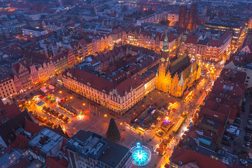 Jarmark Bożonarodzeniowy we Wrocławiu z lotu ptaka