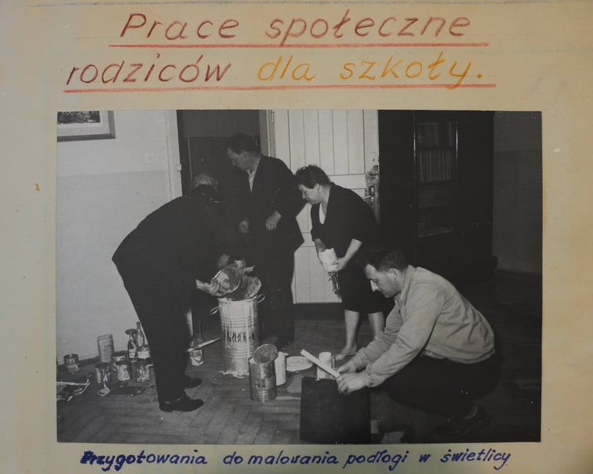 Archiwalne zdjęcia uczniów pochodzą z kronik SP nr 1 we Wrocławiu