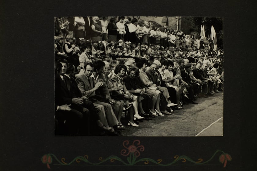 Archiwalne zdjęcia uczniów pochodzą z kronik SP nr 1 we Wrocławiu