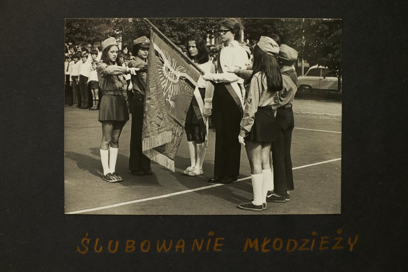 Archiwalne zdjęcia uczniów pochodzą z kronik SP nr 1 we Wrocławiu