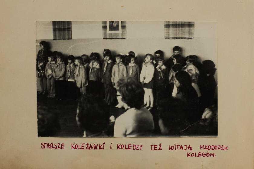 Archiwalne zdjęcia uczniów pochodzą z kronik SP nr 1 we Wrocławiu