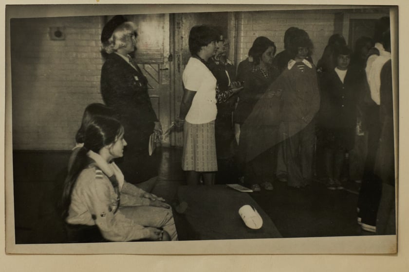 Archiwalne zdjęcia uczniów pochodzą z kronik SP nr 1 we Wrocławiu