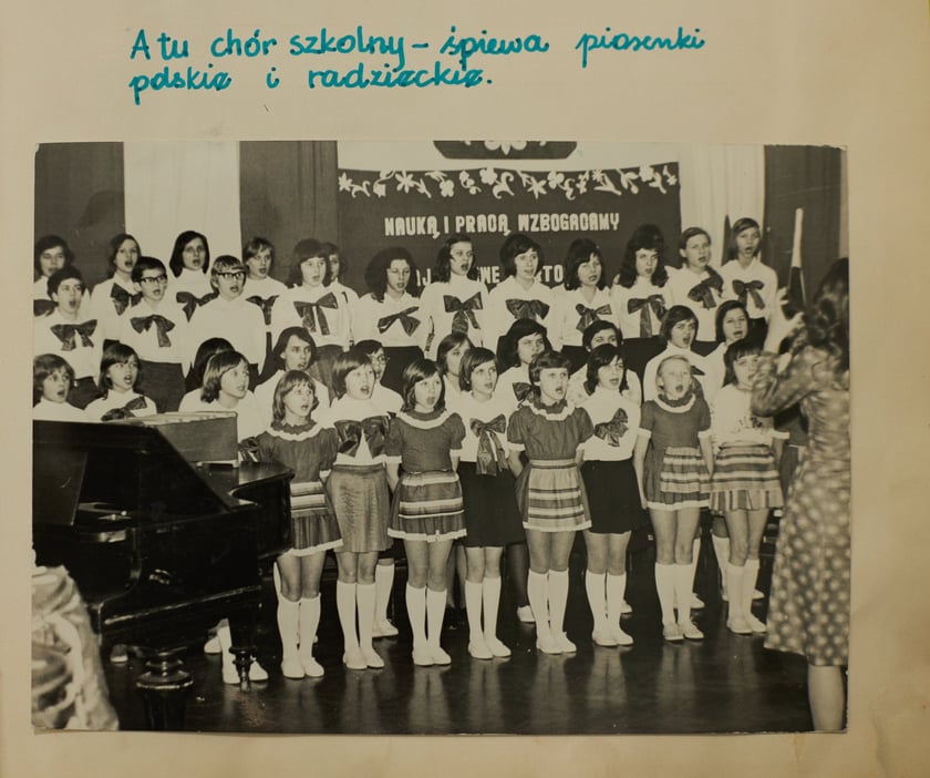 Archiwalne zdjęcia uczniów pochodzą z kronik SP nr 1 we Wrocławiu