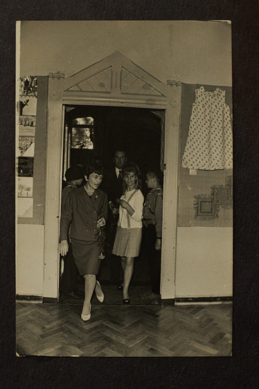 Archiwalne zdjęcia uczniów pochodzą z kronik SP nr 1 we Wrocławiu