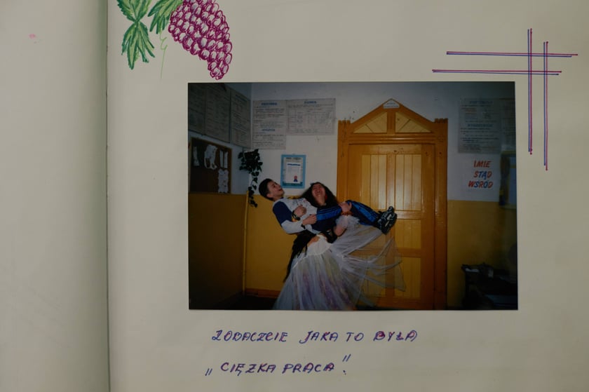 Archiwalne zdjęcia uczniów pochodzą z kronik SP nr 1 we Wrocławiu