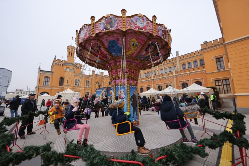 Zimowy Piknik Rodzinny na Dworcu Głównym PKP