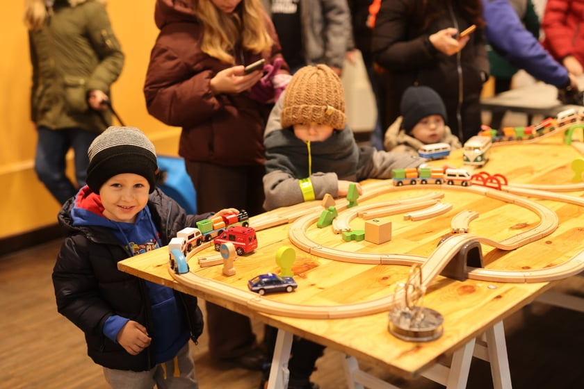 Zimowy Piknik Rodzinny na Dworcu Głównym PKP