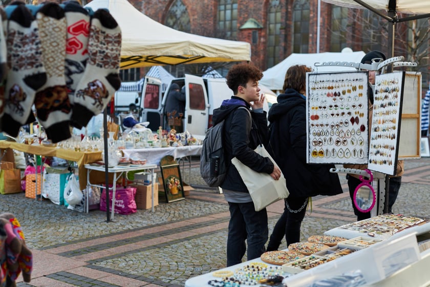 Na zdjęciu giełda staroci we Wrocławiu