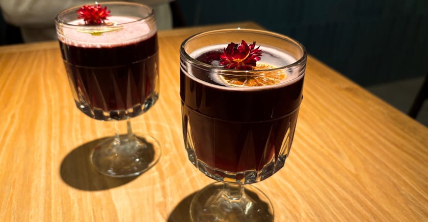 Emily - italian stories
W restauracji Emily do włoskiej pasty zam&oacute;wicie grzaniec klasyczny z białego wina lub grzaniec Emily - przygotowany według sekretnego przepisu właścicielki.

Adres: Szewska 61/62
Godziny otwarcia: poniedziałek-czwartek w godz. 12:00-22:00; piątek w godz. 12:00-23:00; sobota w godz. 10:00-23:00; niedziela w godz. 10:00-22:00
