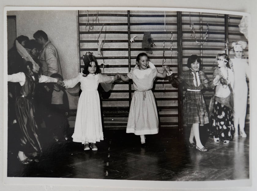 Zdjęcia z kronik szkolnych SP nr 97 we Wrocławiu