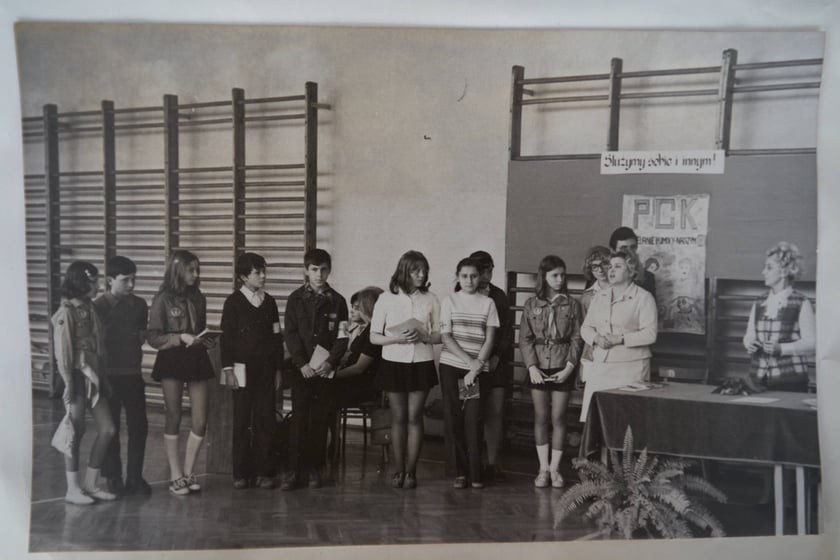 Zdjęcia z kronik szkolnych SP nr 97 we Wrocławiu