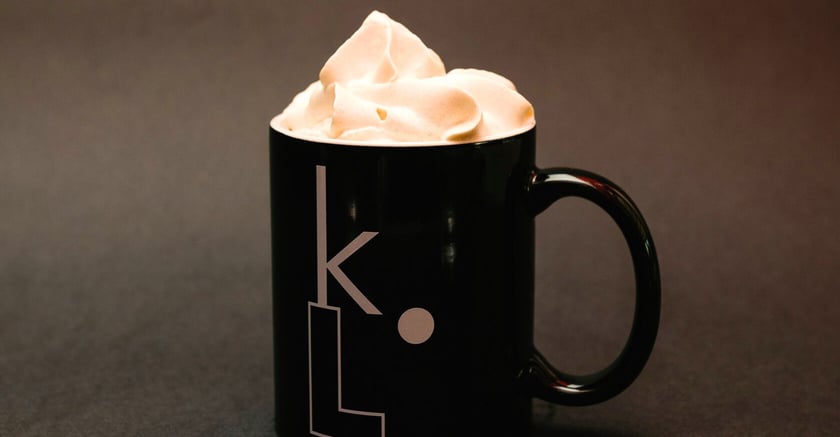 Literatka
W kawiarni Literatka ogrzejecie się gorącą czekoladą w wersji klasycznej, jak i r&oacute;wnież w wersji mocniejszej.

Adres: Rynek 56/57
Godziny otwarcia: poniedziałek-wtorek, niedziela w godz. 10:00-23:00; środa w godz. 10:00-00:00; czwartek w godz. 10:00-01:00; piątek i sobota w godz. 10:00-02:00
