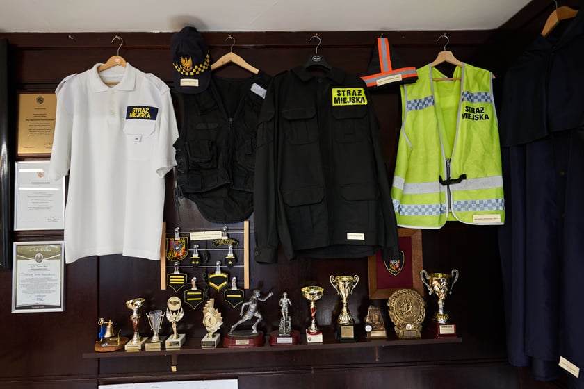 Na zdjęciach zbiory straży miejskiej