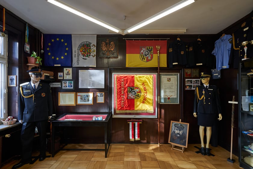 Na zdjęciach zbiory straży miejskiej