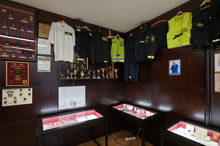 Na zdjęciach zbiory straży miejskiej