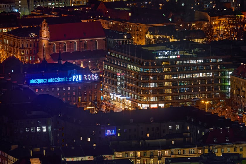 Na zdjęciu panorama Wrocławia nocą ze szczytu Sky Tower