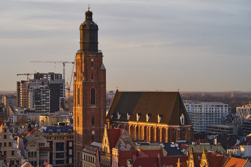Panorama Wrocławia o zachodzie słońca z mostku Pokutnic