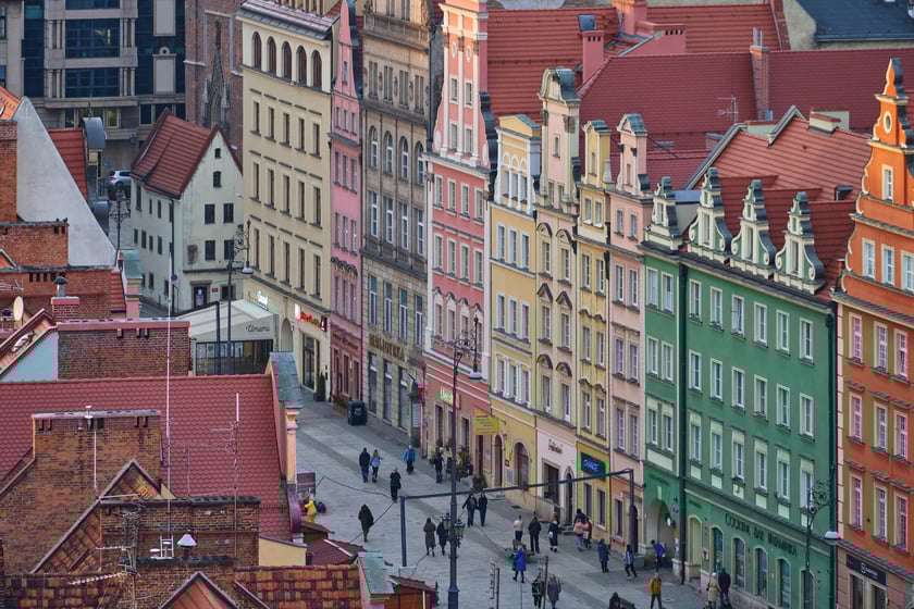 Panorama Wrocławia o zachodzie słońca z mostku Pokutnic