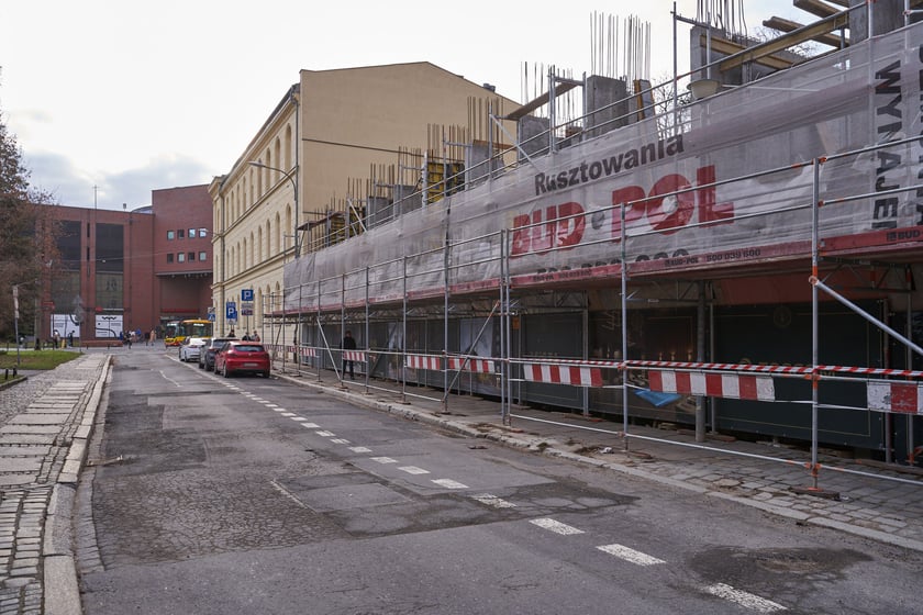 Budowa Bernardyńskiej i Centro Domini