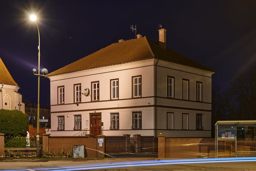 Na zdjęciu Leśnica po zmroku