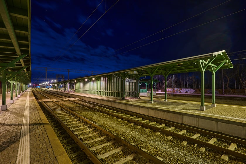 Na zdjęciu Leśnica po zmroku